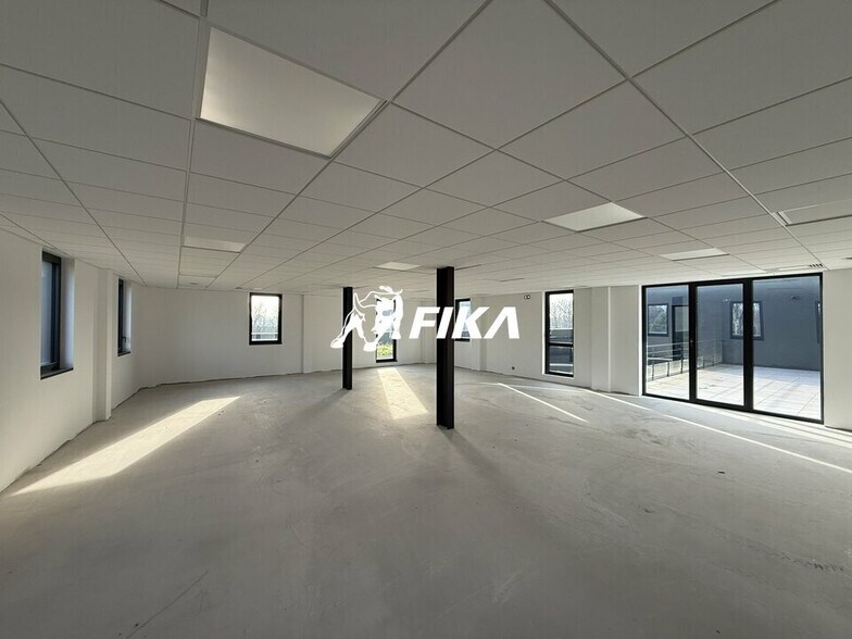 Office in Mérignac for lease - Building Photo - Image 2 of 8