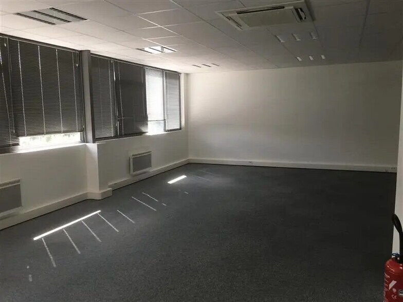 Flex dans Bussy-Saint-Martin à louer - Photo intérieure - Image 2 de 5