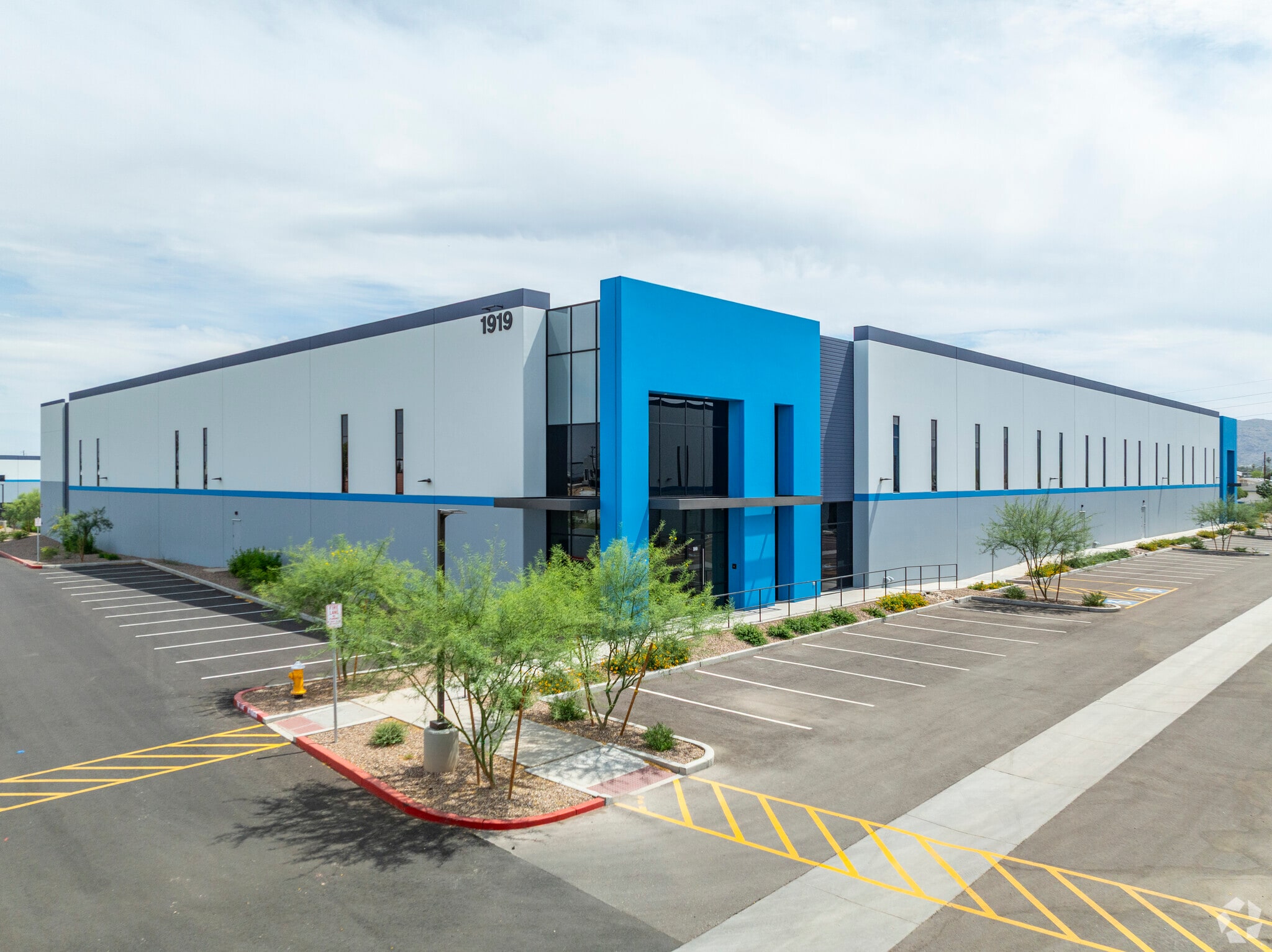 1900 Encinas ln, Phoenix, AZ for lease Primary Photo- Image 1 of 4