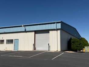 17205 Eucalyptus St, Hesperia, CA for lease Interior Photo- Image 2 of 7