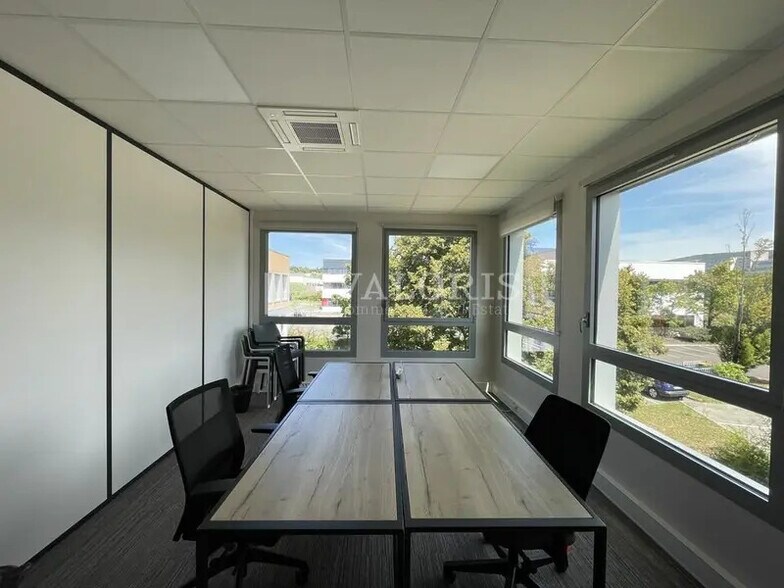 Office in Dardilly for lease - Building Photo - Image 3 of 11