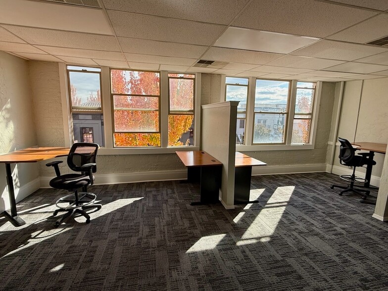 101-107 Main St, Roseville, CA for lease - Building Photo - Image 3 of 9