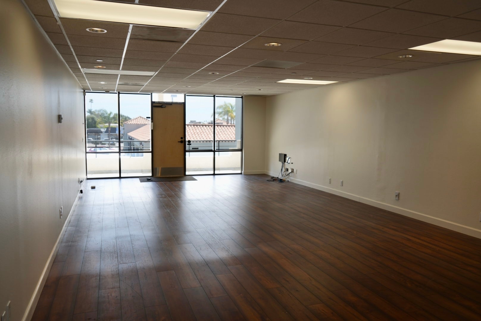120-124 Lomas Santa Fe Dr, Solana Beach, CA for lease Interior Photo- Image 1 of 6