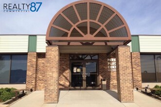 1241 Park Pl NE, Cedar Rapids, IA for lease Building Photo- Image 2 of 20