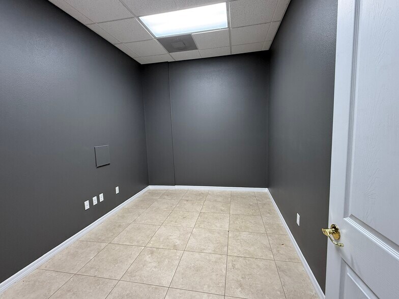 1293 N US Highway 1, Ormond Beach, FL à vendre - Photo intérieure - Image 3 de 7