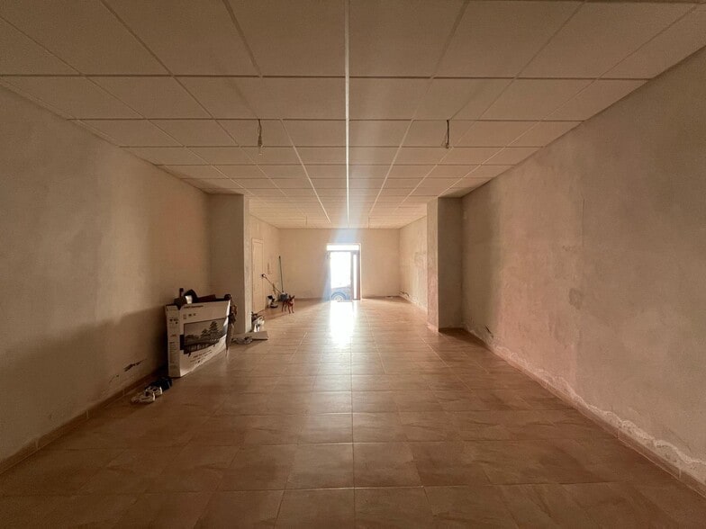 Retail in Cáceres, Cáceres for lease - Interior Photo - Image 1 of 7
