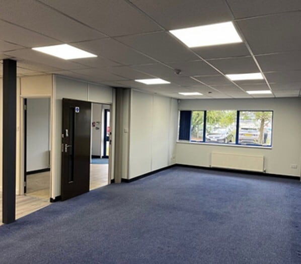 Martinfield, Welwyn Garden City, HRT AL7 1JG - Unit 10 - - Interior Photo - Image 2 of 2
