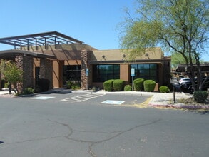 9915 E Bell Rd, Scottsdale, AZ à louer Photo du bâtiment- Image 1 de 2