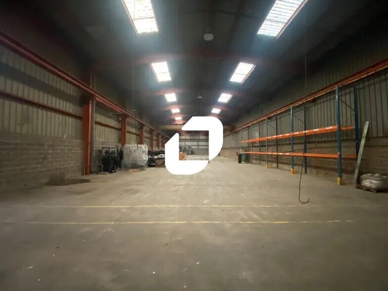 Bureau dans SAINT-OUEN-L'AUMONE à louer - Photo du bâtiment - Image 2 de 16