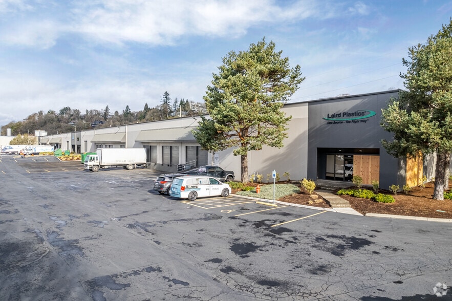 3002-3014 N Wygant St, Portland, OR for lease - Building Photo - Image 3 of 6
