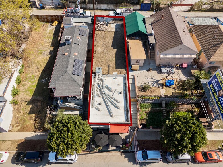 2734 N Eastern Ave, Los Angeles, CA à vendre - Photo du bâtiment - Image 2 de 10