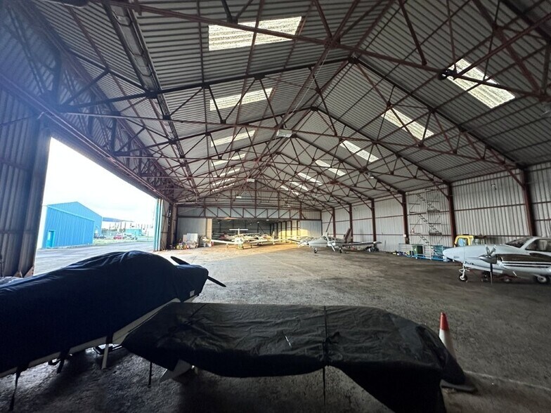 Hangar 4, Isle of Man Airport, Isle Of Man à louer - Photo intérieure - Image 3 de 3