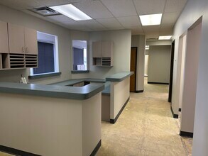 336 Washington Pointe Dr, Indianapolis, IN for lease Interior Photo- Image 2 of 18