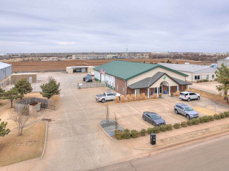 555 Enterprise Dr, Edmond, OK for sale - Building Photo - Image 1 of 1