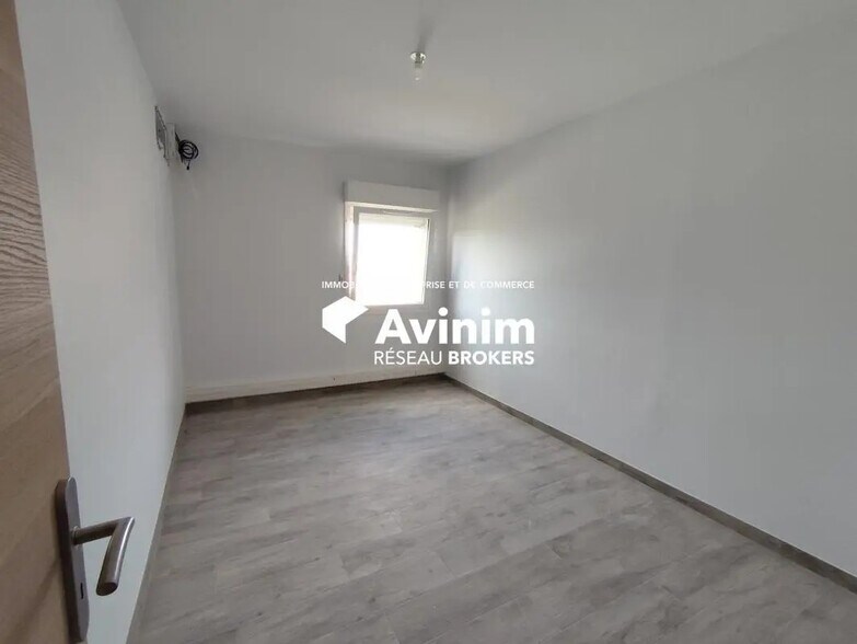 Office in Fenouillet for lease - Interior Photo - Image 3 of 4