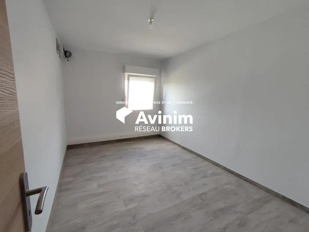 Office in Fenouillet for lease Interior Photo- Image 1 of 3