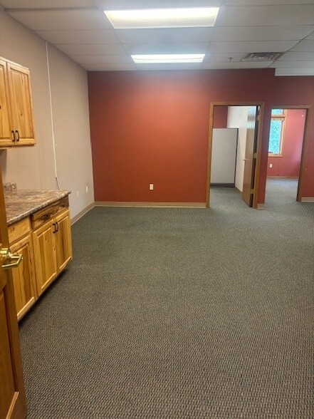 W188S7830 Racine Ave, Muskego, WI for lease - Interior Photo - Image 2 of 8