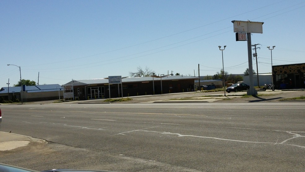 404 E Dickinson Blvd, Fort Stockton, TX à vendre - Photo principale - Image 1 de 1