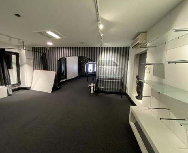 10 Cleveland St, Doncaster for sale - Interior Photo - Image 2 of 9