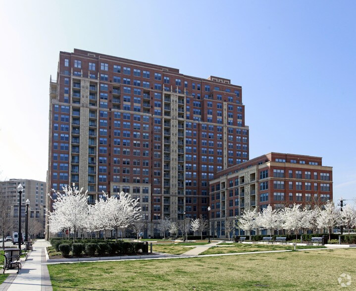 550 14th St S, Arlington, VA à louer - Photo du bâtiment - Image 2 de 186