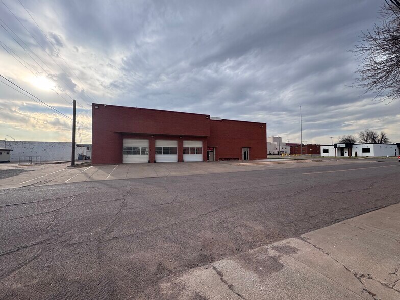 200 Commerce St, Altus, OK à louer - Photo du bâtiment - Image 2 de 5