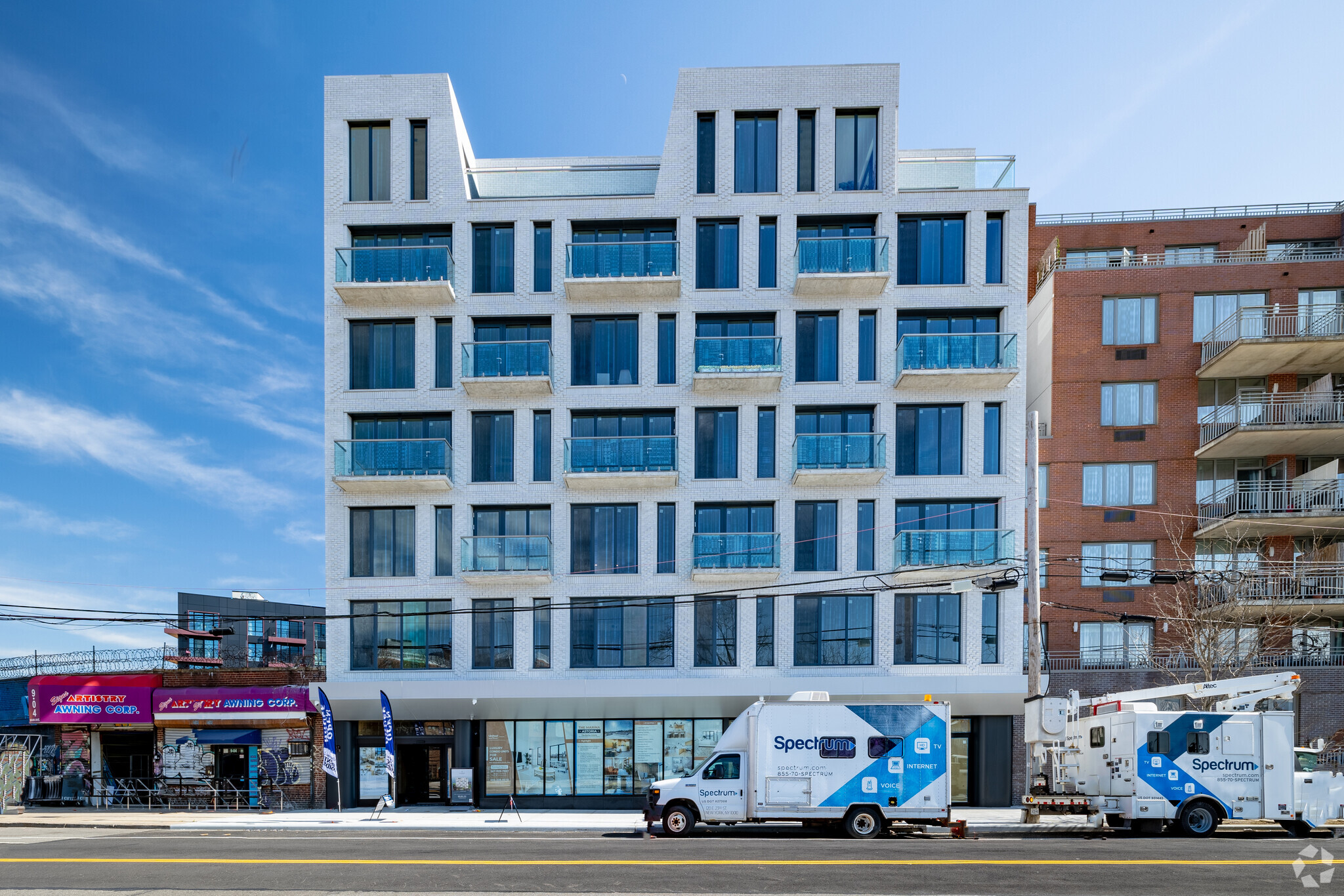 30-05 Vernon Blvd, Astoria, NY for lease Building Photo- Image 1 of 3