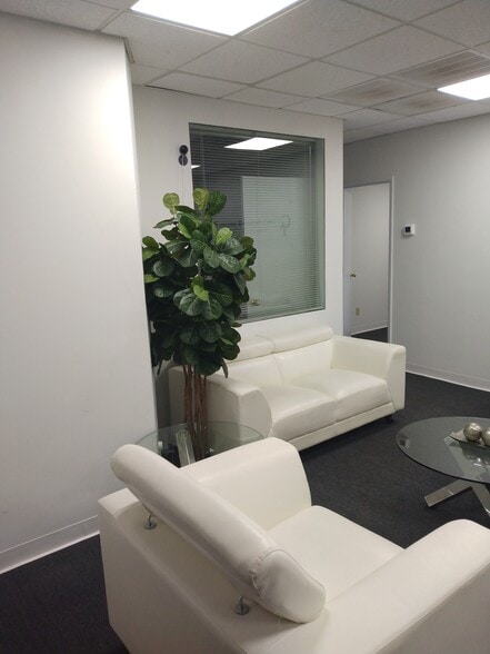 35 Journal Sq, Jersey City, NJ for lease - Interior Photo - Image 3 of 19