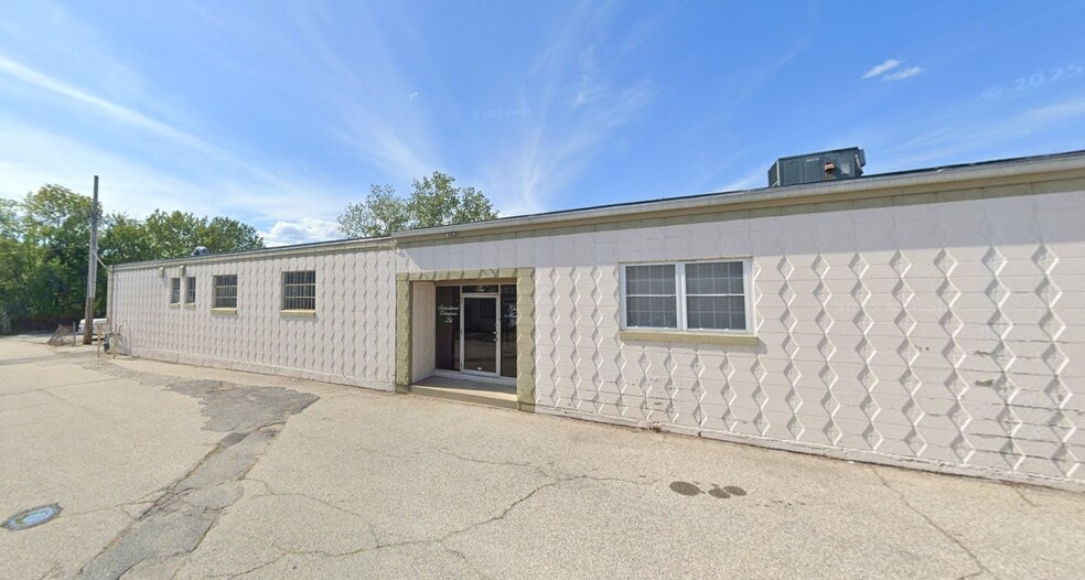 2 Warren Ave, North Providence, RI for sale - Building Photo - Image 1 of 3