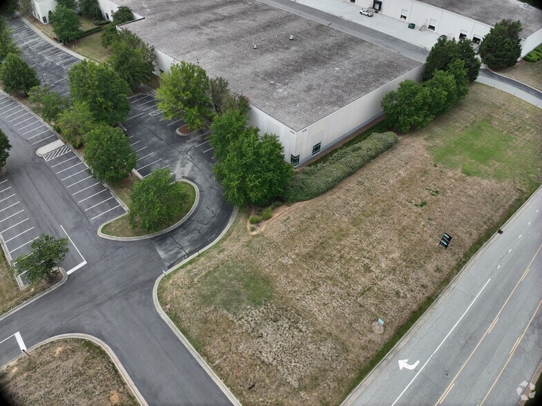 4336 Federal Dr, Greensboro, NC for lease - Matterport Community - Image 2 of 39