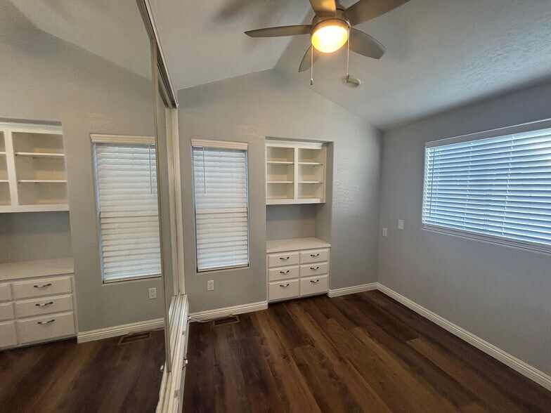 320 E Commercial St, Anaheim, CA à louer - Photo intérieure - Image 3 de 8