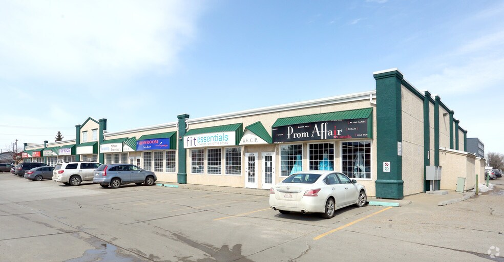 10019 166 St NW, Edmonton, AB à vendre - Photo du bâtiment - Image 3 de 3