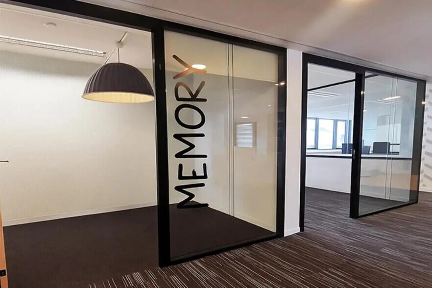 Office in Boulogne-Billancourt for lease - Interior Photo - Image 2 of 7