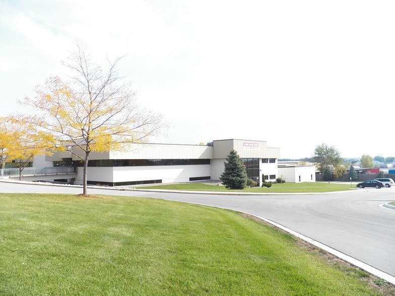 2985 S Ridge Rd, Green Bay, WI for sale - Primary Photo - Image 1 of 152