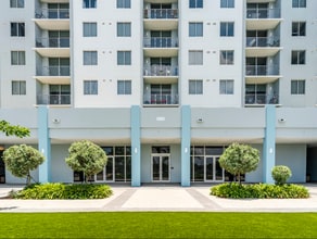 8175 NW 107th Ave, Doral, FL for lease Interior Photo- Image 1 of 6