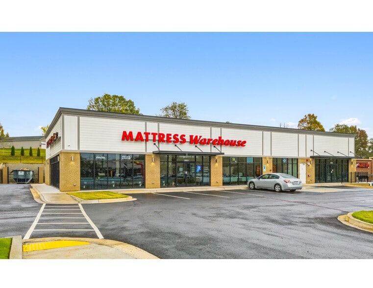 5326 Wade Hampton Blvd, Taylors, SC for sale - Building Photo - Image 1 of 4