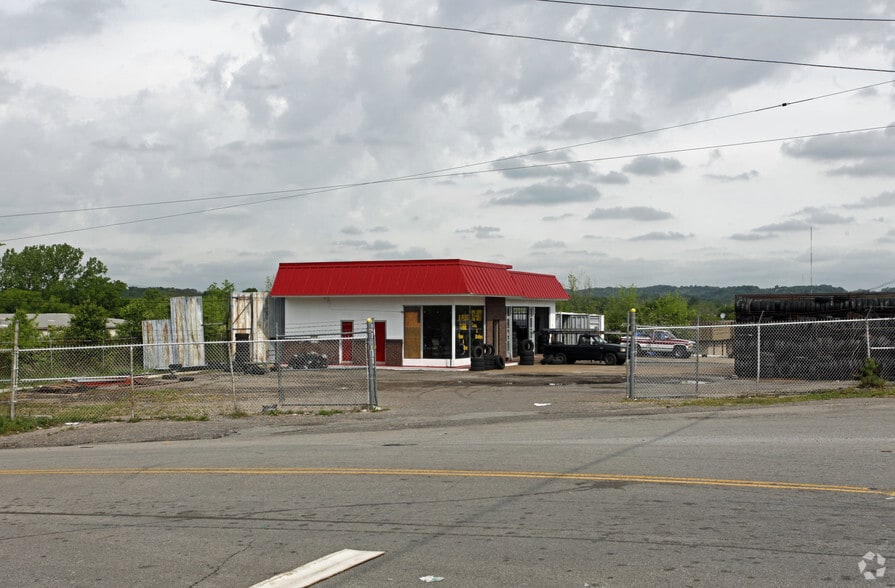 3700 Dickerson Pike, Nashville, TN for sale - Building Photo - Image 2 of 2