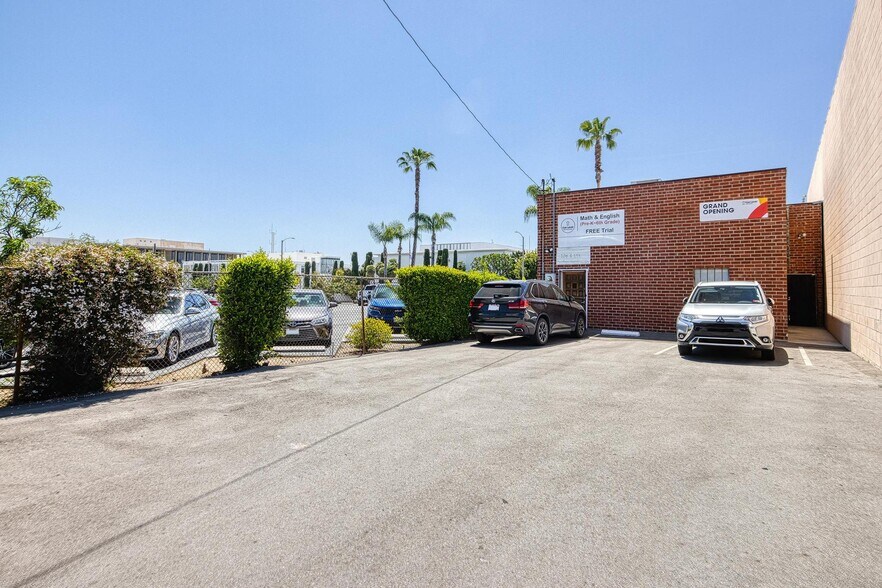 106-108 S 1st St, Alhambra, CA à louer - Photo du bâtiment - Image 3 de 6