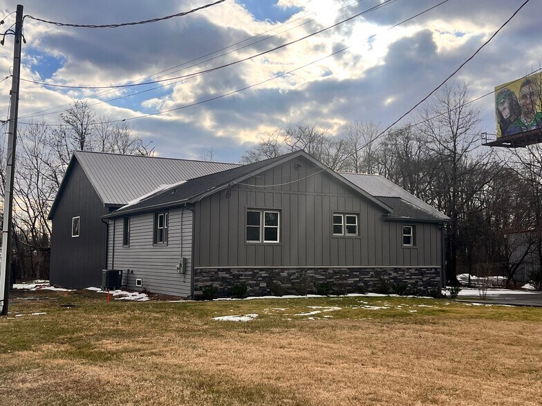 2111 Ogletown Rd, Newark, DE à vendre - Photo du bâtiment - Image 2 de 12