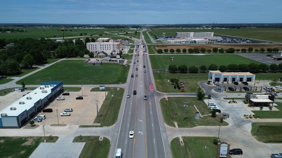 2196 N Main St, Newcastle, OK à vendre - Aérien - Image 3 de 6