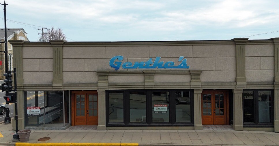 904 16th Ave, Monroe, WI à vendre Photo du bâtiment- Image 1 de 11