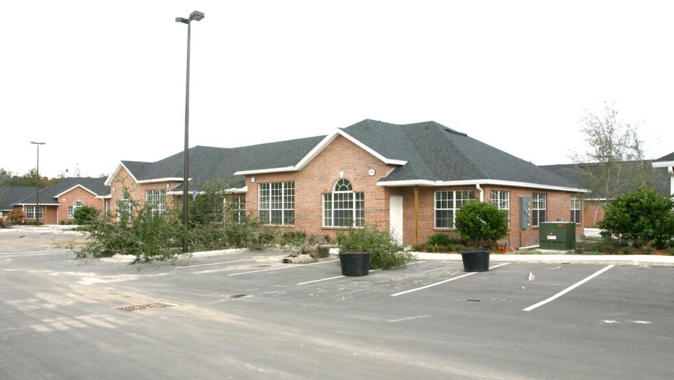 6817 Southpoint Pky, Jacksonville, FL for lease Primary Photo- Image 1 of 29