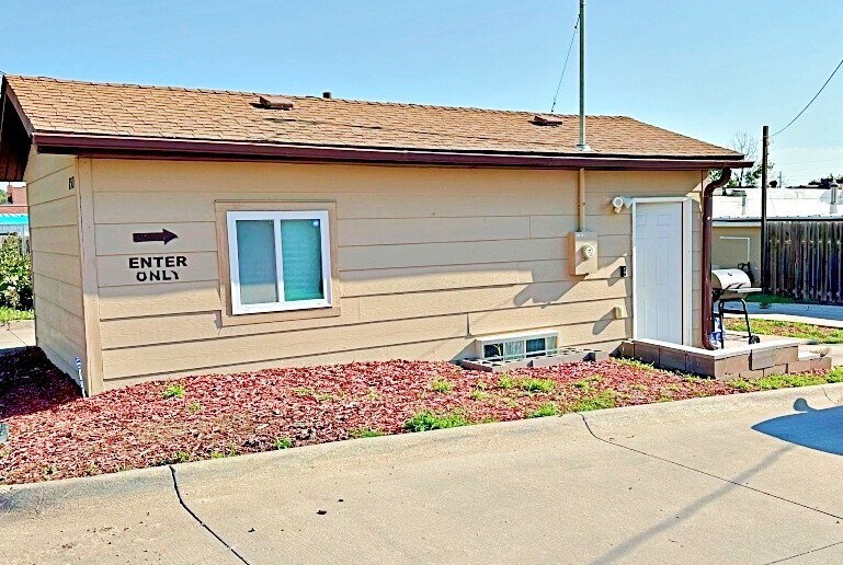 8508-8510 N 30th St, Omaha, NE à vendre - Photo du bâtiment - Image 2 de 24