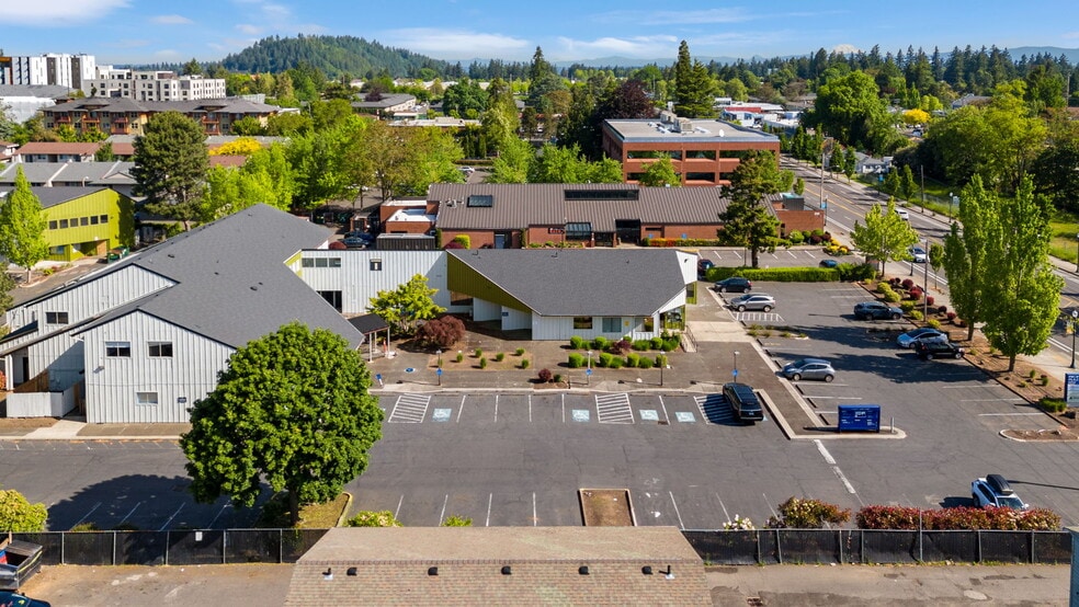 Professional Plaza portfolio of 4 properties for sale on LoopNet.ca - Building Photo - Image 3 of 7