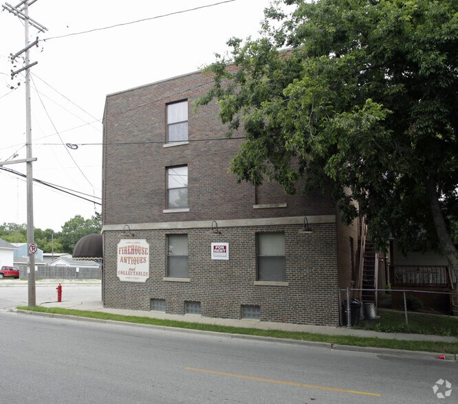2726 63rd St, Kenosha, WI à vendre - Photo du bâtiment - Image 2 de 13