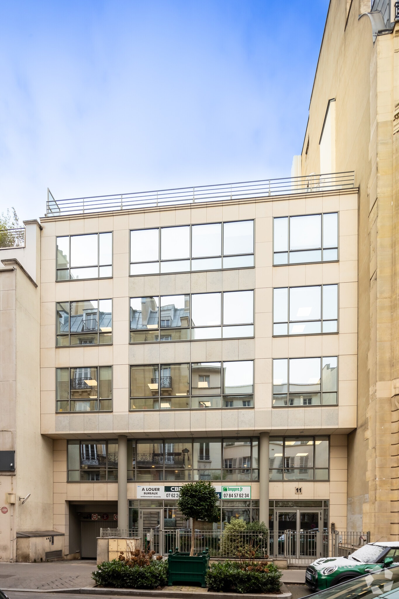 11 Rue Louis - Philippe, Neuilly-sur-Seine for lease Primary Photo- Image 1 of 2