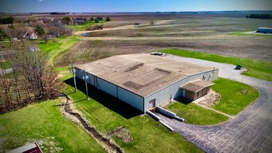 160 N State Highway 121, Warrensburg, IL à louer Photo intérieure- Image 1 de 16