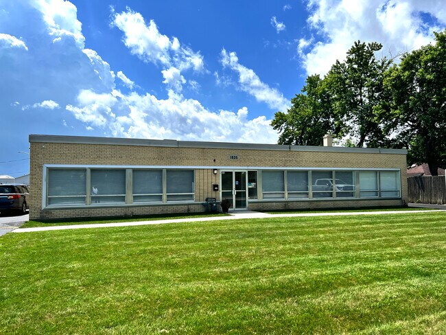 More details for 1935 Stanley St, Northbrook, IL - Flex for Lease