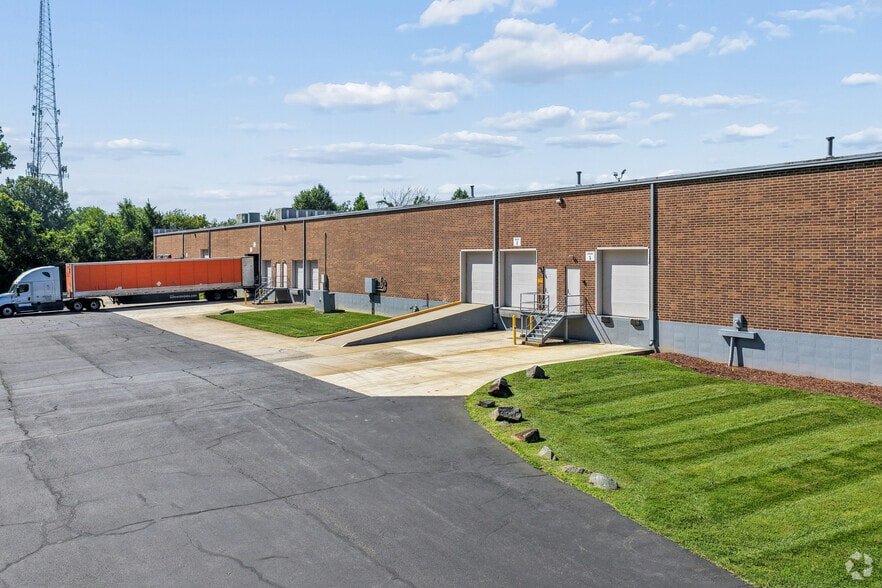 4101 Revolution Park Dr, Charlotte, NC for lease - Building Photo - Image 3 of 8