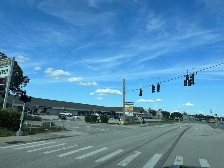 1720 S McCall Rd, Englewood, FL for lease - Building Photo - Image 1 of 11