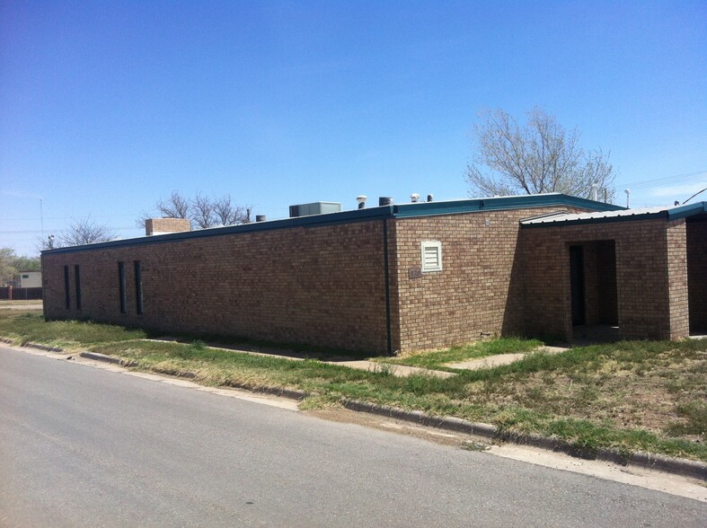 809 Hoover Dr, Lubbock, TX for lease - Building Photo - Image 2 of 11